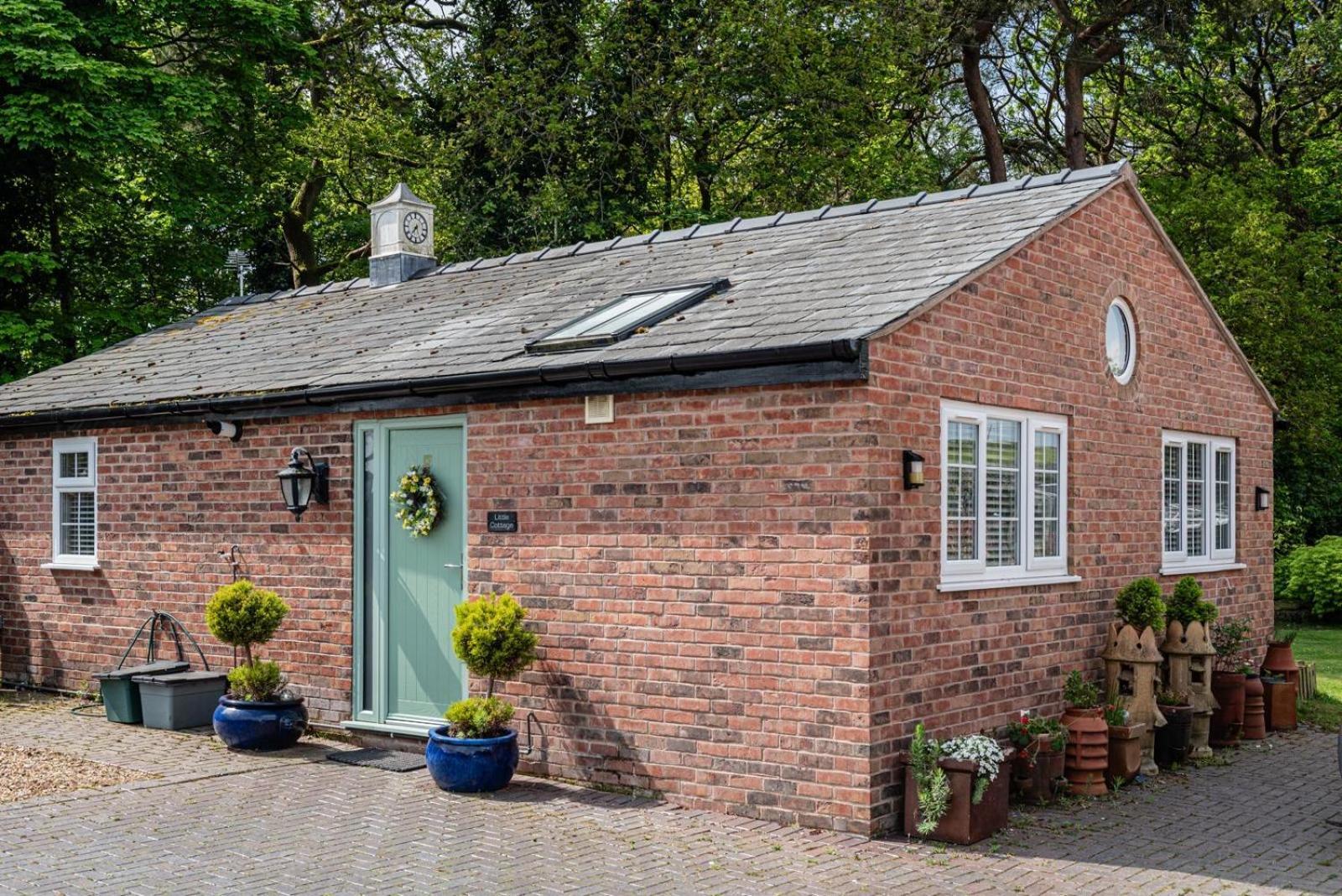 Holiday home Quiet Self Contained Near Delamere Forest *